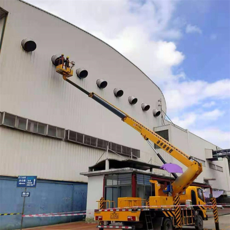 建宁县高空作业车出租服务：专业广告牌安装解决方案