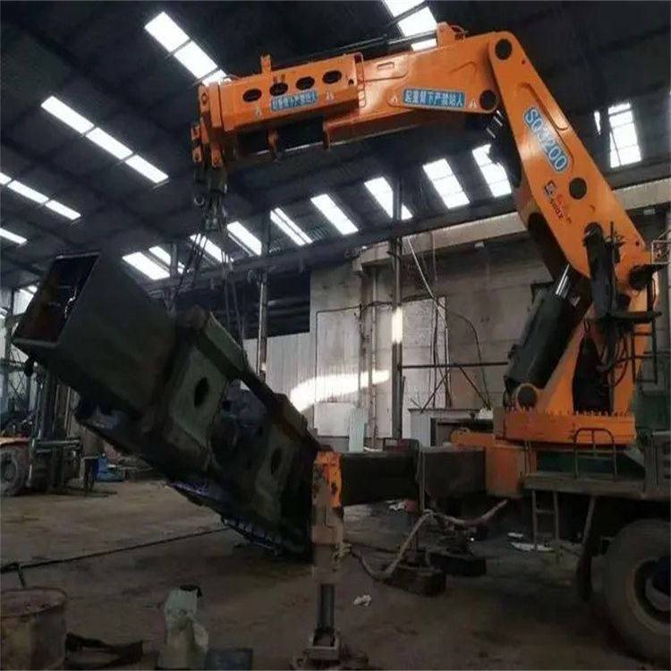建宁县130吨折臂吊车出租吊机租赁附近电话